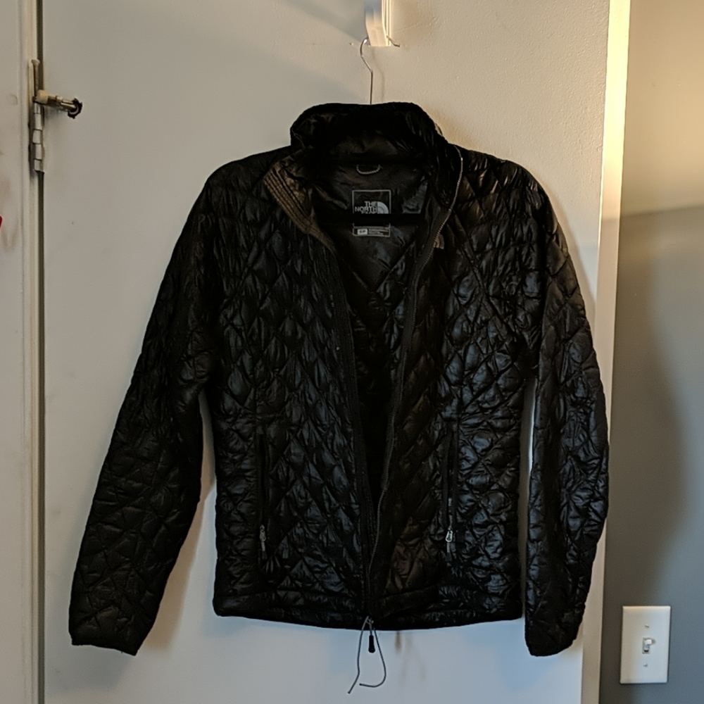 🖤The north face thermoball jacket size S